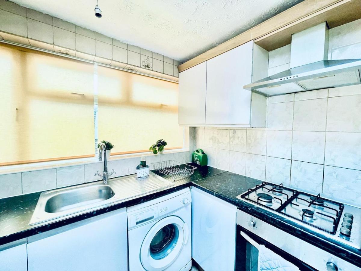 Plaistow Near Custom House Excel Free Parking Londra