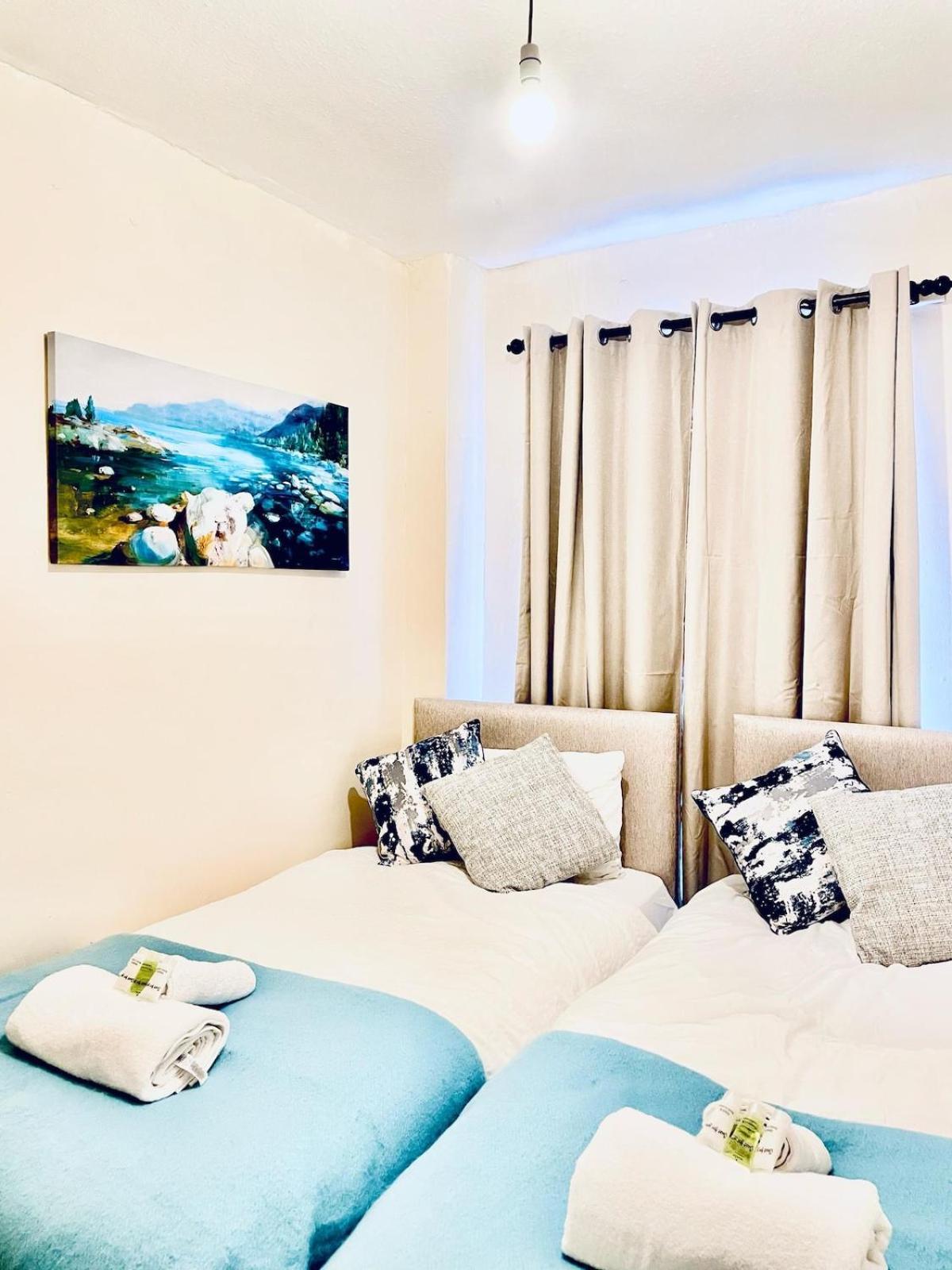 Plaistow Near Custom House Excel Free Parking *