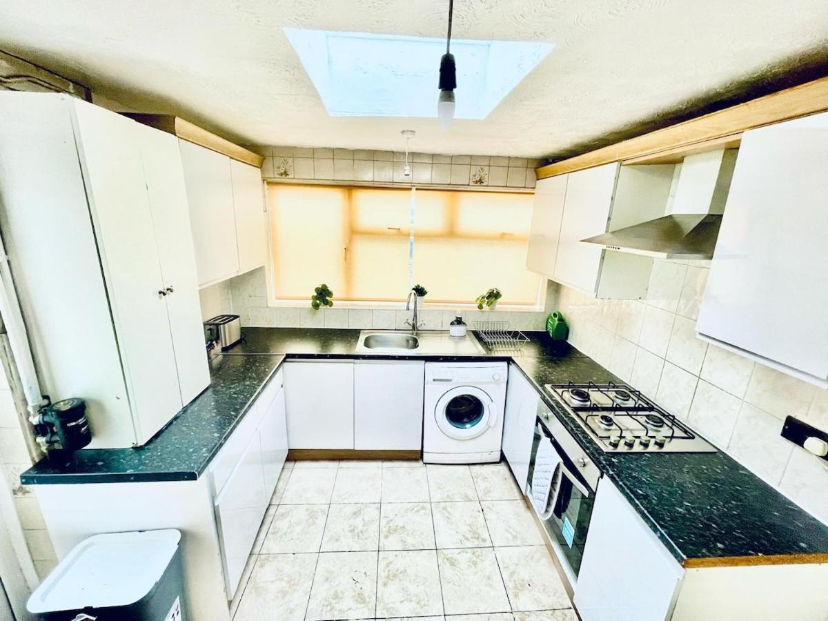 Plaistow Near Custom House Excel Free Parking * Londra