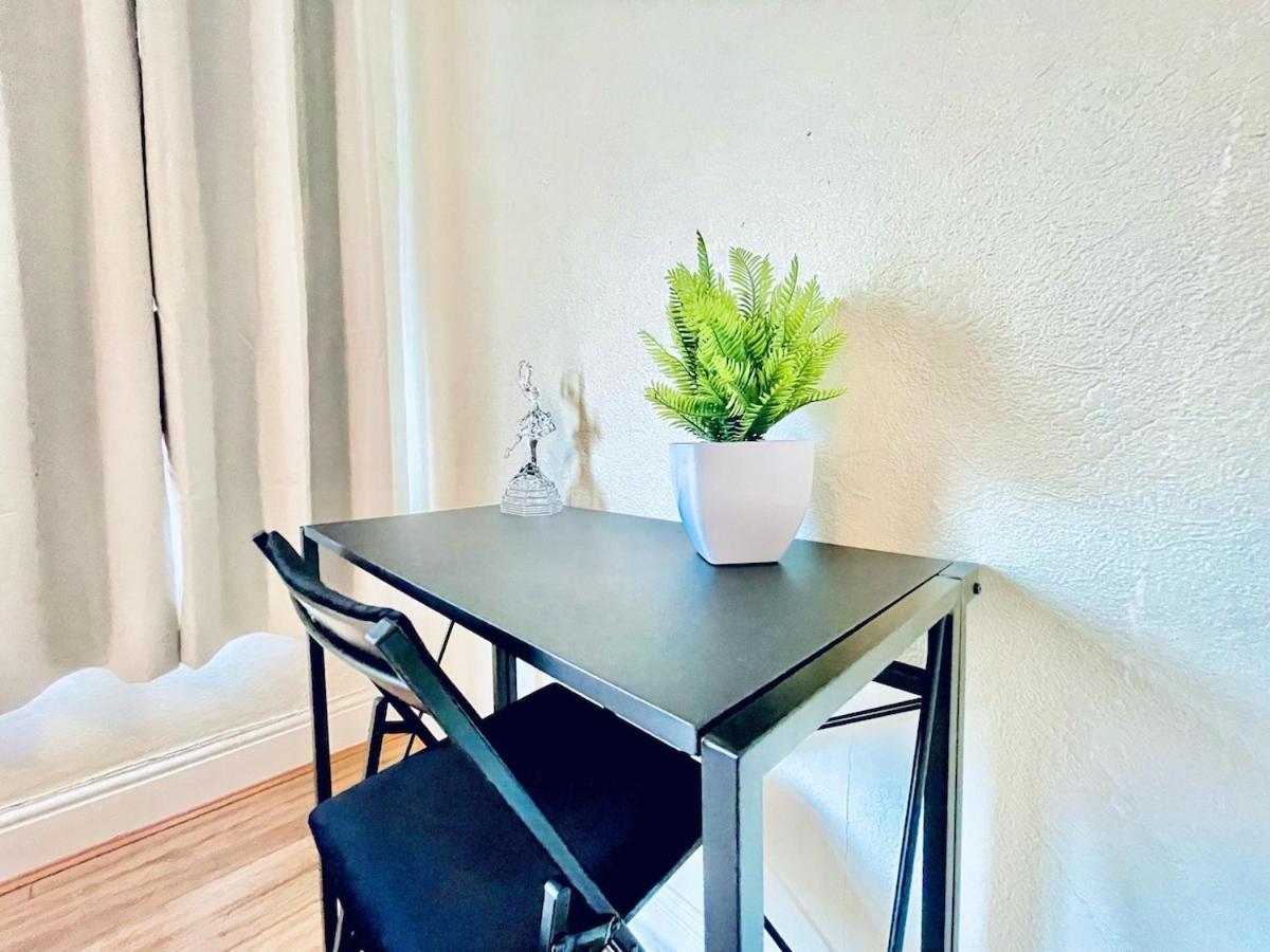 Plaistow Near Custom House Excel Free Parking *
